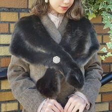 パールブローチ付きエコファーショール/an another angelus