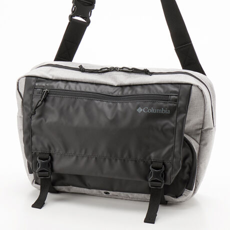 [^:PU8779]{V[Yɂ̓RrAȂł̝͂eNmW[uIjV[hvpfނgpBJ≘ʓIɒe܂Bʏ̐nɔׁA3.5{̑Azfo܂Bǂ̃ACeIȂ̂́AāEgɕtĎ邻́uyvłBColumbia睛H{Ă̂ŉJ̓Sȑ@\V_[oBtbṽt@Xi[|Pbg͌pXP[XȂǂɎoĕ֗łBtbvJƃybg{g܂P傤Ǔ|PbgAGꂽԂłSȝfނgpĂ܂BC[A4TCYTCYœɂ̓^ubgNbVt|PbgBwʂɂ̓L[P[X̃o[ɍ߂e[vĂ܂BigAEghAV[ȂǕL􂵂܂B