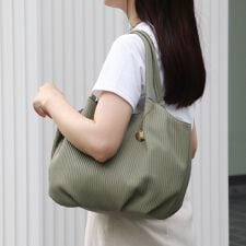 ベース(BASE)の【500mlペットボトル収納可】ラウンド型 プリーツデザイン トートバッグ