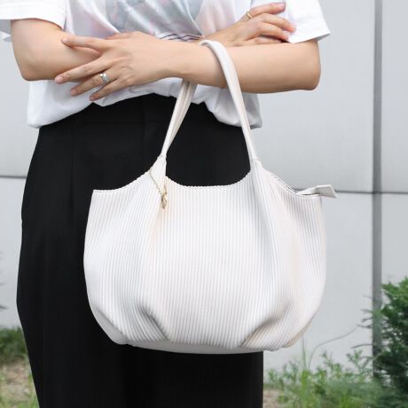 \̂v[cfUCɁAEh^̃VGbg炵obOpointE蕔͎邵肵`ŁA_炩Ŏɓݎ₷dlEobO͑Oɂ|Pbg̕tOwBEMdi̎[ɕ֗ȃt@Xi[|PbgtĎ[͔QBEӂƂfUCŁAƃ}`̂ŌڈȏɑeʁBE傫Ȃ悢傫ɂƂeʂmۂȂAyʂȂ̂|CgE|CgɂȂS[hJ[̃`[͎O\Ȃ̂ŁAR[fV[ɍ킹ĕ͋CςĎĂ̂BEɂ͖fUCŃN̂y߂AoEʋ΁EʊwɂIXX̃ACełBiEO|PbgFt@Xi[|Pbg~1E|PbgFt@Xi[|Pbg~1AI[v|Pbg~2EA4Ήi22~31cm)F~Ezi10~20cmjFEybg{gi500mljFEybg{gci500mljF~fpʐ^͎BeɂAۂ̃J[ƑقȂꍇ܂B\߂Bi̐F̖ڈ́AiP̂̉摜QƂBîCɓo^ @n[g}[NNbNIJ[̍ēגʒmAZ[m点܂BVbv̂Cɓo^ @ViēגʒmȂǁAȏ󂯎邱Ƃł܂B[^:83597]