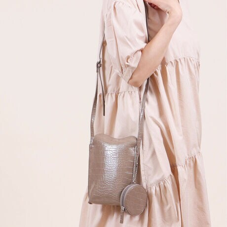 J[̃VvȐFgȂANR^̗̓Iȑfފڂ䂭~jV_[obOBwʂ̃|PbgɂICJ[hĂƊyX^b`ł֗ȂɂȂĂ܂B㕔̓}Olbgł邱ƂłAJ₷Aɂ̓X}zƏ߂̐܂zL̂ŏ߂Ȃ֗ɎgfUCB{̂Ɠnō쐬ی`̃`[^|[`tŁAbvږȂǁAƂ̂Ȃ炱Ɏ[邱Ƃ\łƂołÃobO1ły߂ACeBlIJ[܂߂LxȃJołD݂̃J[Iт܂B#~jV_[[^:86842]