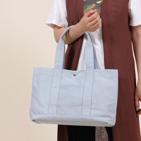 XlC̎d؂tLoXg[gɁAA4TCYΉ̑傫߃TCYVoBpointE傫̈Ⴄ3wɎd؂ꂽXy[XAו̐֗E㕔̓}Olbgŕ邱Ƃł̂Œ̉וSzSBEԍL[Xy[XɂA4TCỸNAt@Cœ锲Q̎[́BEz܂ݎPA500mlybg{gÂ݂|[`Ȃǂ[\BEȐlłÃobOȂڂŉו̏ꏊ̂Ŏg₷BE蕔͈芴̂߂̐nd˂Ď₷dグĂA߂̎dlŌ|₷BEON/OFF킸gVvȃfUCŁAʋ΁EʊwAsAו̑}}̃}U[YobOƂĂ劈IEVvȃVGbgfUCɉAR[fI΂ȂJo𑵂AN킸pACełBEKvȕ[ȂTbƎoCygɂ߁BiEA4Ήi22~31cm)FZEzi10~20cmjFZEybg{gi500mljFZEybg{gci500mljFZîCɓo^ @n[g}[NNbNIJ[̍ēגʒmAZ[m点܂BVbv̂Cɓo^ @ViēגʒmȂǁAȏ󂯎邱Ƃł܂B[^:93107]