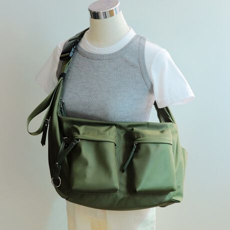 yA4TCYΉzyyʁz_u|PbgiCV_[obOEOʂɔzuꂽ|Pbg|Cg̃iCV_[obOBEO|Pbg~4A|Pbg~3tŎ[͂QŗlXȃV`G[VŊp\BETCh̃I[v|Pbg̓ybg{g}C{g̎[ɕ֗łBEVvȃfUCŃjZbNXŎgĂ܂BiEA4Ήi22~31cm)FEzi10~20cmjFZEybg{gi500mljFZEybg{gci500mljFZ<br>fpʐ^͎BeɂAۂ̃J[ƑقȂꍇ܂B\߂Bi̐F̖ڈ́AiP̂̉摜QƂBîCɓo^ @n[g}[NNbNIJ[̍ēגʒmAZ[m点܂BVbv̂Cɓo^ @ViēגʒmȂǁAȏ󂯎邱Ƃł܂B[^:93864]