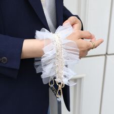 ベース(BASE)のチュールフリル ストラップ スマホストラップ