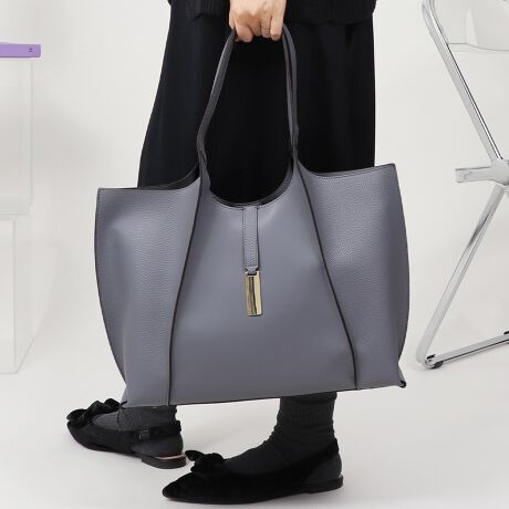 Z^[ƃTChŎgpAfފ̈Ⴄ炪̃g[gobOBpointEۂ݂ттVGbgtg̃v[gŃVvȂfUC̈obOBE}OlbgJŕ̏oyɂĂ܂BE|Pbgt3wfUCőeʂŎ[͂QEA4TCYΉŒʋ΁AʊwobOƂĂg܂BE≘ꂩĂobOe|CgBV[ỸV_[obO^Cvi^:99051jIXXIiE|PbgFt@Xi[|Pbg~2AI[v|Pbg~3EA4Ήi22~31cm)FEzi10~20cmjFZEybg{gi500mljFZEybg{gci500mljFfpʐ^͎BeɂAۂ̃J[ƑقȂꍇ܂B\߂Bi̐F̖ڈ́AiP̂̉摜QƂBîCɓo^ @n[g}[NNbNIJ[̍ēגʒmAZ[m点܂BVbv̂Cɓo^ @ViēגʒmȂǁAȏ󂯎邱Ƃł܂B[^:94016]