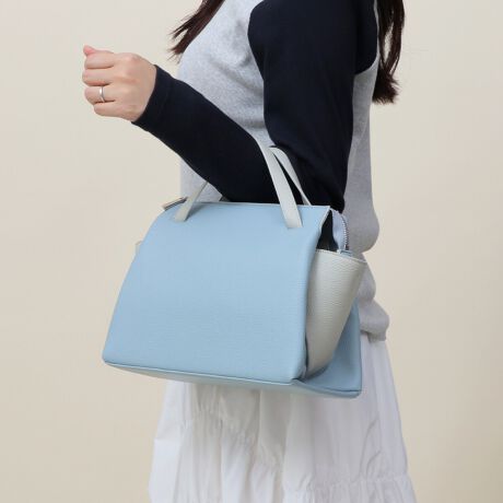 gh̃^bNJ[̃XNGAobOpointEV{̂_炩ȃtFCNU[gpĂiȈہBE}`ƂJ傫ĴŒ̏oyXEV_[xgtŎ΂ߊ|V_[obOƂgp\BEgh̃^bNJ[x[VbNȃubN3FWJBEbvCzȂǂ̏|Pbgt|CgBiEV_[xgtEO|PbgFȂE|PbgFt@Xi[|Pbg~1AI[v|Pbg~2EA4Ήi22~31cm)F~Ezi10~20cmjFEybg{gi500mljFEybg{gci500mljF~fpʐ^͎BeɂAۂ̃J[ƑقȂꍇ܂B\߂Bi̐F̖ڈ́AiP̂̉摜QƂBîCɓo^ @n[g}[NNbNIJ[̍ēגʒmAZ[m点܂BVbv̂Cɓo^ @ViēגʒmȂǁAȏ󂯎邱Ƃł܂B[^:94010]