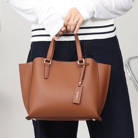 傫AȂfC[g₷TCY͂2WAYobOBpointEO\ȃV_[XgbvtŃV[ɂĎg\EOɂ|PbgtOwBE蕔}OlbgŒSɌŒ肷邱Ƃň芴 + Ȑ̏炵VGbgBETChɐ؂ւAVvȒɃfUCvX肷ȂX^ĆBEC[͖ʂ̖LXy[XɂȂĂAt@Xi[ŊJł̂SE|Pbg6tĂ̂ŁAMdi⏬ނ̊ǗɃIXXBEǂȕɂVvȃfUCɉAet̎dlłƊ|CgBEON/OFF킸֗Ɏgđ劈ԈႢȂ̃ACełBiEO|PbgFȂE|PbgFt@Xi[|Pbg~1AI[v|Pbg~2E|PbgFI[v|Pbg~3EA4Ήi22~31cm)F~Ezi10~20cmjFZEybg{gi500mljFZEybg{gci500mljF~fpʐ^͎BeɂAۂ̃J[ƑقȂꍇ܂B\߂Bi̐F̖ڈ́AiP̂̉摜QƂBîCɓo^ @n[g}[NNbNIJ[̍ēגʒmAZ[m点܂BVbv̂Cɓo^ @ViēגʒmȂǁAȏ󂯎邱Ƃł܂B[^:99029]