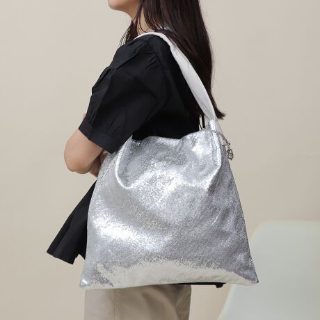 R[fBl[g̃ANZgɂȂ郉g[gpointEJWAȃVGbgɃfUCiȈہBEVvȃXNGAVGbg͎^т₷N킸g܂BEԌ̓}Olbg^CvȂ̂ŉוo₷BEO\ȃuhS`[tŁA肰Ȃ|CgɁBEA4[\ŒʊwȂǂɂIXXłBE߂̃V_[xgŌւ̕Šŷ|CgiEuh`[t(O\)EO|PbgFȂE|PbgFt@Xi[|Pbg~1AI[v|Pbg~2EA4Ήi22~31cm)FEzi10~20cmjFEybg{gi500mljFEybg{gci500mljFfpʐ^͎BeɂAۂ̃J[ƑقȂꍇ܂B\߂Bi̐F̖ڈ́AiP̂̉摜QƂBîCɓo^ @n[g}[NNbNIJ[̍ēגʒmAZ[m点܂BVbv̂Cɓo^ @ViēגʒmȂǁAȏ󂯎邱Ƃł܂B[^:99013]