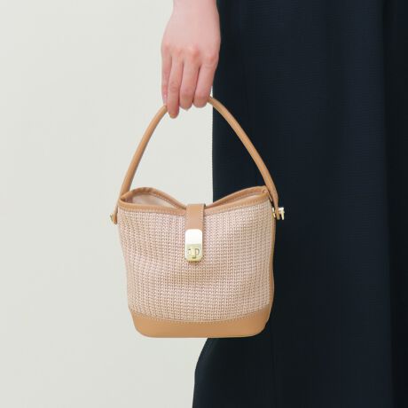 obOɃS[hp[c킹iȕ͋CoĂ2WAYobOBpointE_炩ȑfނŋGߊCɍ߂Ă܂BES[hp[c~U[őlJWAɃsb^ȂobOBEnhfUCŃghvXBE3wŎU΂肪ȏ̐ɕ֗BEԂȌڂȂ~jz / X}z / ~j|[` / nJ`ȂǕKvȉו͓TCYBEO\̃V_[xgtŎ΂ߊ|ƂĂcoordinateEs[X}LVXJ[gȂǉĂ̑Ƀsb^BiEV_[xgtEO|PbgFȂE|PbgF|Pbg/t@Xi[|Pbg~1AI[v|Pbg~1EA4Ήi22~31cm)F~Ezi10~20cmjF~Eybg{gi500mljF~Eybg{gci500mljF~fpʐ^͎BeɂAۂ̃J[ƑقȂꍇ܂B\߂Bi̐F̖ڈ́AiP̂̉摜QƂBîCɓo^ @n[g}[NNbNIJ[̍ēגʒmAZ[m点܂BVbv̂Cɓo^ @ViēגʒmȂǁAȏ󂯎邱Ƃł܂B[^:99039]