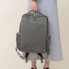 ベース(BASE)の【撥水 / 軽量】多機能 ナイロン バックパック リュック