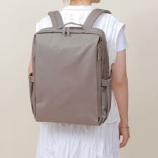 ベース(BASE)の【撥水 / 軽量】多機能 ナイロン バックパック リュック