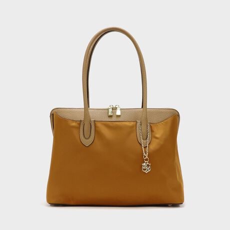 lJWAȃiC~U[g[gobOpointEA4TCYΉŒʋ΁EʊwobOɂsb^BE[ɕ֗3w\ŁAOʂƔwʂɃ}OlbgJ̃|PbgtBEiȔ̂iCƃV{̂郌U[iȕ͋Co܂BEV_[xgtŁA|E΂ߊ|ƂĂg܂BcoordinateEJWA炫ꂢ߃X^C܂ŕLV[Ŋ􂵂܂BiEO|PbgF}OlbgJ|Pbg~2(OʁAw)E|PbgFt@Xi[|Pbg~1AI[v|Pbg~2EA4Ήi22~31cm)FEzi10~20cmjFEybg{gi500mljFEybg{gci500mljFfpʐ^͎BeɂAۂ̃J[ƑقȂꍇ܂B\߂Bi̐F̖ڈ́AiP̂̉摜QƂBîCɓo^ @n[g}[NNbNIJ[̍ēגʒmAZ[m点܂BVbv̂Cɓo^ @ViēגʒmȂǁAȏ󂯎邱Ƃł܂B[^:99061]