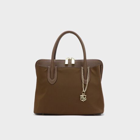 KxȃJWAƏiȕ͋C˔iC~U[nhobOpointEّfނ̑gݍ킹IőlJWAɃsb^BE}`12.5cm̂500ml̃ybg{g[\BE[ɕ֗3w\ŁAOʂƔwʂɃ}OlbgJ̃|PbgtBEiȔ̂iCƃV{̂郌U[iȕ͋Co܂BEobO≘ꂩĂetȂ̂|CgBEV_[xgtŁA|E΂ߊ|ƂĂg܂BcoordinateEJWA炫ꂢ߃X^C܂ŕLV[Ŋ􂵂܂BiEO|PbgF}OlbgJ|Pbg~2(OʁAw)E|PbgFt@Xi[|Pbg~1AI[v|Pbg~2EA4Ήi22~31cm)F~Ezi10~20cmjFEybg{gi500mljFEybg{gci500mljF~fpʐ^͎BeɂAۂ̃J[ƑقȂꍇ܂B\߂Bi̐F̖ڈ́AiP̂̉摜QƂBîCɓo^ @n[g}[NNbNIJ[̍ēגʒmAZ[m点܂BVbv̂Cɓo^ @ViēגʒmȂǁAȏ󂯎邱Ƃł܂B[^:99093]