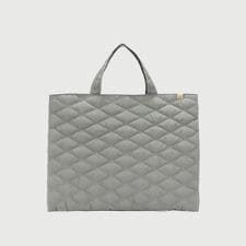 【A4対応 / 軽量 / 撥水】キルティング 薄型トート