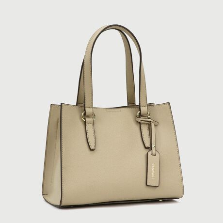 lXȃV[Ŋ􂷂XNGA^V_[obOpointEC̃t@Xi[|Pbg̑OɃ}OlbgJ̎[Xy[X֗3w^CvBERpNgȃTCYȂA}`13cm̂Ōڈȏ̎[́BEetȂ̂ŃobOuۂɏ≘ꂪtɂ̂|CgBEO\ȃV_[XgbvtȂ̂ŁAV[ɂăV_[obOnhobOłg܂BEV{̂鍇gpĂ̂ŁAyɂĂ܂BcoordinateEVvȃfUCŁAfC[głȂtH[}V[ɂIXXłiEV_[xgt(nhobOAV_[obO2WAYŎgp\)EO|PbgFȂEC[|PbgFt@Xi[|Pbg~1AI[v|Pbg~1EA4Ήi22~31cm)F~Ezi10~20cmjFEybg{gi500mljF(c/20cm{g)Eybg{gci500mljF~fpʐ^͎BeɂAۂ̃J[ƑقȂꍇ܂B\߂Bi̐F̖ڈ́AiP̂̉摜QƂBîCɓo^ @n[g}[NNbNIJ[̍ēגʒmAZ[m点܂BVbv̂Cɓo^ @ViēגʒmȂǁAȏ󂯎邱Ƃł܂B[^:99222]