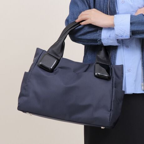 VvȃfUCŕLV[Ŋ􂷂g[gobOBpointE艺̃XNGAp[c|CgBEnhɃtFCNU[gpiȈۂɁBEAO킹7̃|PbgtŐڂɕ֗BE500mlybg{g[łTCh|Pbg|CgBEetŃobO≘ꂩĂ܂BiEA4Ήi22~31cm)FZEzi10~20cmjFZEybg{gi500mljFZEybg{gci500mljF~fpʐ^͎BeɂAۂ̃J[ƑقȂꍇ܂B\߂Bi̐F̖ڈ́AiP̂̉摜QƂBîCɓo^ @n[g}[NNbNIJ[̍ēגʒmAZ[m点܂BVbv̂Cɓo^ @ViēגʒmȂǁAȏ󂯎邱Ƃł܂BîCɓo^ @n[g}[NNbNIJ[̍ēגʒmAZ[m点܂BVbv̂Cɓo^ @ViēגʒmȂǁAȏ󂯎邱Ƃł܂B[^:10047]