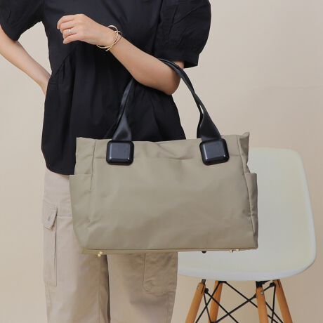 Vvǋ@\QIsɃIXX̃L[IobOołw̃|PbgL[̎ɔ킹āAɐ^񒆂̃}OlbgŌŒ肷΁AobOL[̏łSzȂS܂AiCfނgpĂA傫ɔ׌yʂȂ̂|CgBܘ_1łgAA4TCYۂ̑eʃfUCȂ̂ŁAsłȂlXȃV[ő劈ԈႢȂłBʂ̂ȂVvȃfUCŔNʖ킸gAڂ̃fUCłIEA4Ήi22~31cm)FZEzi10~20cmjFZEybg{gi500mljFZEybg{gci500mljFZ[^:83333]