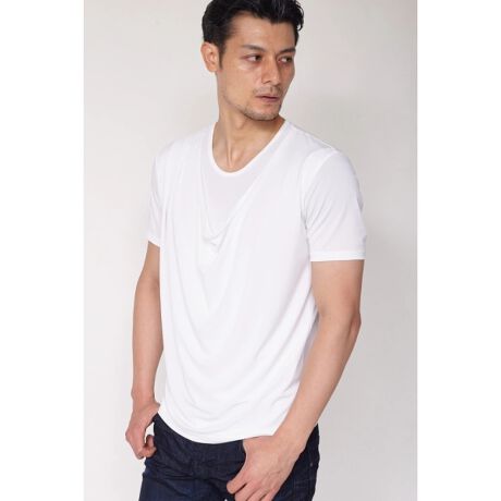 [^ԁF2001165]<DESIGN>tg2dɂh[vCi[Jbg\[Bɂ̓^bNAtg̔h[v𐶂ݏoĂ܂B<TEXTILE>Ƃ݂Ɨ̂|GXeXgb`W[W[B炩Ō򊴂ASnɗDꂽfނłB