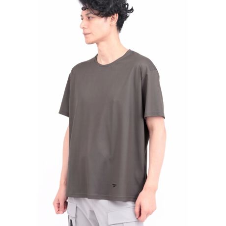 [^ԁF2002114]yDESIGNz nC}`X[X̑]ʃvgTVcB RrTORNADOMRT̃e[}SURF ROCKƃuhS{ꖇACełB yTEXTILEz nC}`^Cṽ|GXeȂł̖͂c݂Ə_炩̂ƂX[XW[W[fށB yʂŃnCXgb`Az̓𕹂fނƂȂĂ܂B