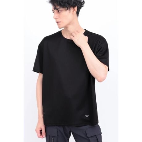 [^ԁF2002114]yDESIGNz nC}`X[X̑]ʃvgTVcB RrTORNADOMRT̃e[}SURF ROCKƃuhS{ꖇACełB yTEXTILEz nC}`^Cṽ|GXeȂł̖͂c݂Ə_炩̂ƂX[XW[W[fށB yʂŃnCXgb`Az̓𕹂fނƂȂĂ܂B