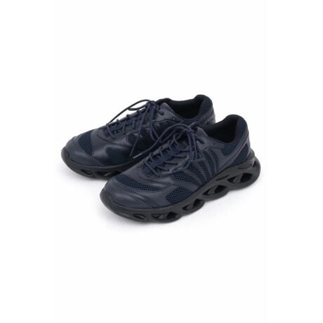 [^ԁF2002138][DESIGN] TORNADOMARTAVXj[J[BA[`ObhfiƂ闧̓Iȕό`\[́A݊Q̃fUCB Abp[ɂ́AU[AbVAČ򊴂̂fނgݍ킹AspȃJbeBOō\zBّfނ[hɏ؂AX|[eBłȂGKgZATORNADOMART炵GbŴꑫɎdグ܂B [TEXTILE] {vƃ|GXebVA򊴂̂鍇vgpB TCY\L S:25`25.5cm M:26`26.5cm L:27`27.5cm