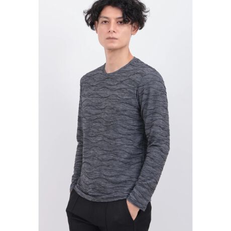 [^ԁF2002124][DESIGN] Ԃ̃N[lbNJbg\[AʂȈꖇɃAbvf[gB ܂Ŕĝ悤ȓƓ̉ʊuEF[uXg[^bNVvgp܂B@ׂȃ{[_[ƐߕꂽjAXJ[DȂAjCȕ͋CAVvȂ邾Ń[hȈۂo܂B WPbg̃Ci[ƂĔ`ΒȂ̃ANZgɁAꖇłƒ΂̔eNX`[ɂȂ܂BRbgx[XɂȂ₩ȃXgb`fނŁASnQBX̃[h[uiグAVԂ̈ꖇłB [TEXTILE] ׂ₩ȃ^bN҂݂ɂĝ悤ȕ\ƁA@ׂȃ{[_[̃eLX^CBߕɂF̃RgXgAfUCɐ[ݗ^܂BRbgx[XɂXgb`̂KȑfނŁÃX^COÑ[hȕ͋CւƓ܂B