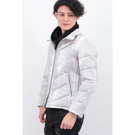 [^ԁF2002158][DESIGN] T/CXG[h~wAC_Eu]B tFCNXG[hnɃwACiїꕿjvg{Â\ofނłB C_[XfUC𓥏PV[vȈۂɂȂ悤ɑ@ׂȃXeb`[NŎdグ_EfUCB t[h͒E\ŒpX^CŗlXȒȂy߂邢ꒅłB [TEXTILE] |GXe~Rbg̃tFCNXF[hnɁAwACiёjvgfށB XF[hCNȊ芴ƁAƂƂ\ŃuhԂ̑fނłB