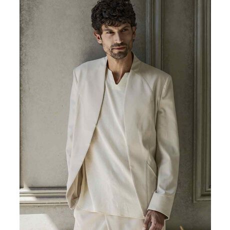 [^:MSO-25001]ƌyIȃE[̃|GXeMoWgpĂ܂BƋCy▭ɒꂽWPbgBJWAɂhXAbvɂg邽߃V[킸łꒅłBy₩ɎdďグA~j}ȃfUCǋn̖ꖇdāAtg̓tbN̗pĂ܂BZ^[obNɂ̓uhACR̃^`bvtĂ܂B----------------------------------------------------------------------------yC DIEM@JyfBGzuh̗R͋IO1IÑネ[}̎lAzeBEX̎ɓoꂷ(e)Bu̓E(seize the day)vƖ󂳂AȕuԂ𐶂vȂǂ̈ӖwBoNɂĖƐ[݂𑝂Ƃvi̊{I͂ł邪AJyfBG̃U[v_NgɊւĂ͂̌ł͂ȂBt@[XgRNV̔\ȗAt@bV̈𒴂Č|piƕ]ACeQ́AfUCi[S̐M񂹂1l̐ElɂđSsƂōAiKŊɑ܂ĂBɂ邻̏uԂAgvĂĥBIꂽ1̊vA܂ꂽ1{ᰁA{ꂽ߂H̑SĂɁAN̊Ԏ󂯌pĂ̂悤ȗjAgɂ邱Ƃ̊т邱ƂłB`ƋZȊSĂ𒍂ĐɑoSĂ̐íANtg}Vbv̌̂̂Ȃ̂łB͒p邱ƂɂčĂѐVȖ𐁂܂AAɂ҂̐l̎pɔfĐɊ̂łBATTENTIONiʐ^͂ł茻iČ悤ɐSĂ܂Ap̃j^[ɂ荷ق܂BTCYdȂǂɑ̌̍ꍇ܂Bi̎dlуfUC͉P̂߁A\ȂύXꍇ܂B