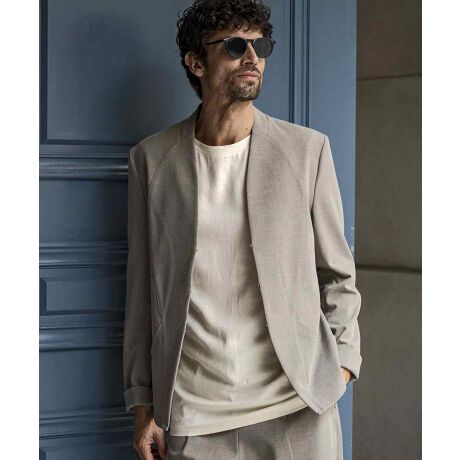 [^:MSO-25002]ƌyIȃE[̃|GXeMoWgpĂ܂BƋCy▭ɒꂽWPbgBJWAɂhXAbvɂg邽߃V[킸łꒅłBy₩ɎdďグA~j}ȃfUCǋn̖ꖇdāAtg̓tbN̗pĂ܂BZ^[obNɂ̓uhACR̃^`bvtĂ܂B----------------------------------------------------------------------------yC DIEM@JyfBGzuh̗R͋IO1IÑネ[}̎lAzeBEX̎ɓoꂷ(e)Bu̓E(seize the day)vƖ󂳂AȕuԂ𐶂vȂǂ̈ӖwBoNɂĖƐ[݂𑝂Ƃvi̊{I͂ł邪AJyfBG̃U[v_NgɊւĂ͂̌ł͂ȂBt@[XgRNV̔\ȗAt@bV̈𒴂Č|piƕ]ACeQ́AfUCi[S̐M񂹂1l̐ElɂđSsƂōAiKŊɑ܂ĂBɂ邻̏uԂAgvĂĥBIꂽ1̊vA܂ꂽ1{ᰁA{ꂽ߂H̑SĂɁAN̊Ԏ󂯌pĂ̂悤ȗjAgɂ邱Ƃ̊т邱ƂłB`ƋZȊSĂ𒍂ĐɑoSĂ̐íANtg}Vbv̌̂̂Ȃ̂łB͒p邱ƂɂčĂѐVȖ𐁂܂AAɂ҂̐l̎pɔfĐɊ̂łBATTENTIONiʐ^͂ł茻iČ悤ɐSĂ܂Ap̃j^[ɂ荷ق܂BTCYdȂǂɑ̌̍ꍇ܂Bi̎dlуfUC͉P̂߁A\ȂύXꍇ܂B