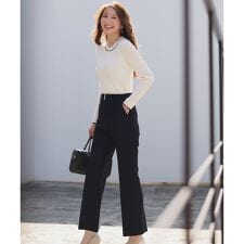 褒めらレディストレッチ セミフレア テーパードパンツ