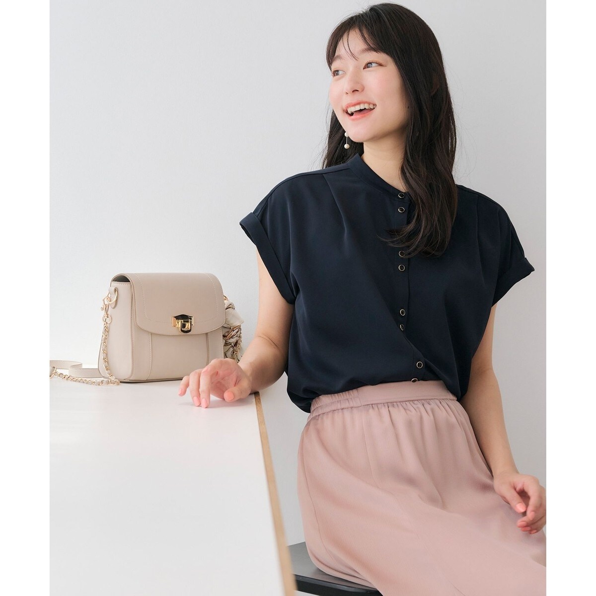 パラスパレス 　フレンチスリーブ　ブラウス マルチカラー 　バックボタン　シャツ パラスパレス フレンチスリーブ ブラウス マルチカラー バック