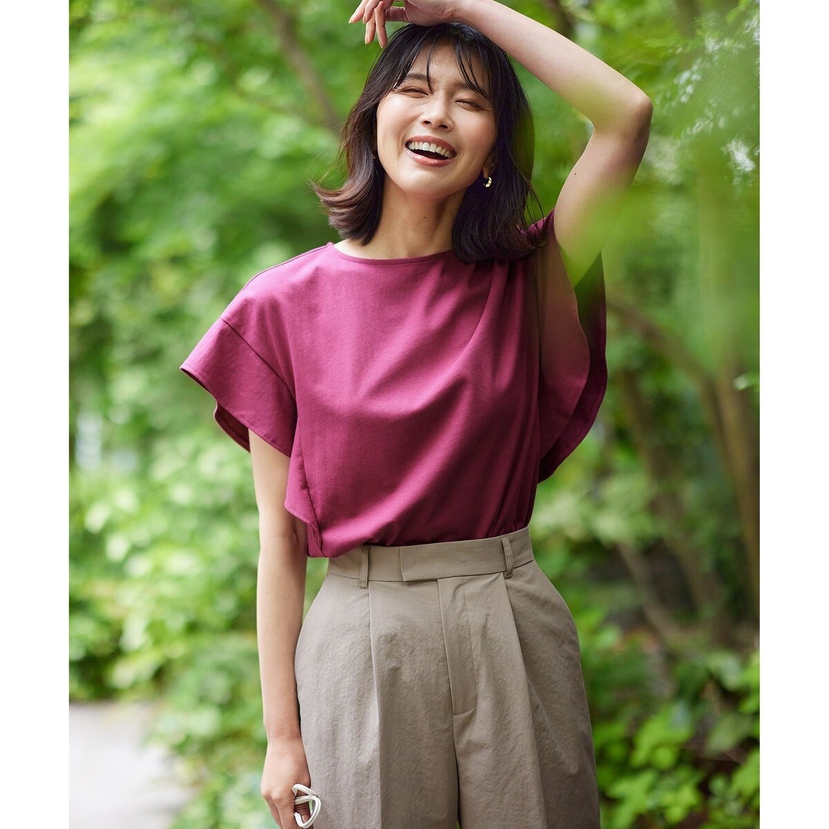 タグ付き新品】OHGA ラッフルショルダーブラウス フリルブラウス 