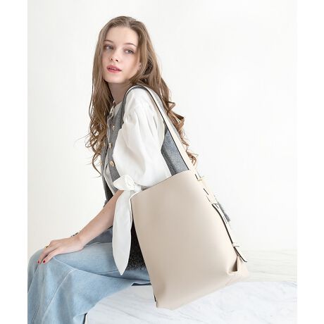 ꂽVvfUCBd؂ŋ@\l̃V_[obO2025AWVFFAC{[VvX^CbVȃfUC͂̃V_[obOBʂ̂ȂtHƏ㎿ȃtFCNU[̎Al̕iiĂ܂BobOɂ͎d؂肪AA4TCYۂ܂eʐ݌vBd̏ނ̕Ki𐮗ڂ₷Ag̗ǂQłBOɂ͕֗ȃ|PbgtŁAX}zpXP[XȂǂoACeX[YɎ[ł܂BV_[Xgbv͒߉\ŁARɃJX^}CYł̂|CgB|A΂ߊ|ǂłg܂BV[ɍ킹Ďg閜\obOʋ΁AVbsOAJWAȂo܂ŁAǂȃV[ɂYobOłB^E[X͂AItBXJWAɂ}b`J[WJiubNEg[vjpӂĂ܂BPUU[Ƃͥ_炩ƂG肪ŁA{vɋ߂ڂƎ̍/vłB{vî悤ȓʂȂ͕Kv܂BϐɗDĂ邱ƂłAJȂǂ̐Ă̓̊ȂǂŉĂ܂ۂɂ́A炩zŐ@ĂȂǊȒPȃeiXsĂƂ蒷邱Ƃ\łBAR[Ȃǂ܂܂n܂͗򉻂𑁂߂邱ƂɌq܂̂łӂBystyiroz̖킭킭ʂĂ܂B "styiro"Ƃ́AtXŉMӖystylozƍʁyiroz킹sʁiFjMẗӂ̑B w̃R[fBl[gɂAFM̔JƂ̂킭킭悤ȋCxƂӖ߂Ă܂BႤobOAႤANZT[AႤwAAW ÃX^CmV[Cɍ킹vf肰Ȃ邻ȑl̂߂̃uhłBAR[≖fnȂǂ̏ŁEۉtiɕtƁAFϐFEV~ꍇ򉻂𑁂߂錴ɂȂ܂̂łӂB摜̏i̓TvłBۂ̏iƐFAdlAHATCYAfޓ኱قȂꍇ܂Bi摜́A̓p\RȂǂ̉{ɂAۂ̐FƈقȂČꍇ܂B\߂BipׂɁAAeV^OEl[KmF̏AGiJAȂǁjɂgpFFڂ̌ƂȂꍇ܂̂ŁA戵ɂ͏[ӂB[^:024-7901]