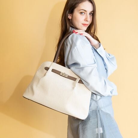 rWlXV[ł̎g₷ƃX^CbVȃfUC˔g[gobOEOʂ̃xgfUCANZgƂȂAX^CbVȈۂ^܂BẼC[Ɨ̂|PbgɂAނm[gPCAȂǂ𐮗Ď[ł܂BEA4TCY̏ނm[gPC[\ŁArWlXACe܂Ƃ߂Ď^ׂ܂BE{v̂悤ȏ㎿PUU[gpAƌyʐ𗼗Ă܂BELoXmixJ[͌yʂŒʋCɗDꂽLoXn̗pAJWAȈۂ^܂BEOɑ傫ȃ|PbgzuApɂɎgpACȅoꂪX[YłBEC[͍LXƂĂAߗނ⏑ށA^ubgȂǂ̎^тɓKĂ܂BErWlXV[ł͏ނm[gp\R̎^тɁAsX|[cV[ł͈ߗނV[Y̎[ɍœKłBystyiroz̖킭킭ʂĂ܂B "styiro"Ƃ́AtXŉMӖystylozƍʁyiroz킹sʁiFjMẗӂ̑B w̃R[fBl[gɂAFM̔JƂ̂킭킭悤ȋCxƂӖ߂Ă܂BႤobOAႤANZT[AႤwAAW ÃX^CmV[Cɍ킹vf肰Ȃ邻ȑl̂߂̃uhłBAR[≖fnȂǂ̏ŁEۉtiɕtƁAFϐFEV~ꍇ򉻂𑁂߂錴ɂȂ܂̂łӂB摜̏i̓TvłBۂ̏iƐFAdlAHATCYAfޓ኱قȂꍇ܂Bi摜́A̓p\RȂǂ̉{ɂAۂ̐FƈقȂČꍇ܂B\߂BipׂɁAAeV^OEl[KmF̏AGiJAȂǁjɂgpFFڂ̌ƂȂꍇ܂̂ŁA戵ɂ͏[ӂB[^:164-1351]