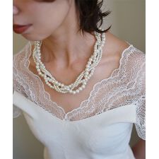 ホワイトパール調ネックレス ボリューム