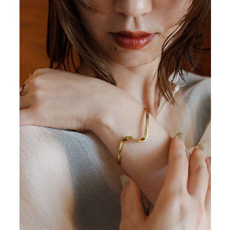 ЂƂ郂`[tłȂꊴvX茳_ȕ͋CɉoĂfUCB@ׂȃC͌oȂI΂fC[gɁX^Cɂ肰Ȃǂ^AR[fNXAbvĂ܂ȒPłƐgɒ̂|CgłBAM[ΉANZT[i̓jbPt[ƂȂ܂BAM[NɂfނgpĂ܂AׂĂ̕ɃAM[NȂƂ񑩂̂ł͂܂Bystyiroz̖킭킭ʂĂ܂B "styiro"Ƃ́AtXŉMӖystylozƍʁyiroz킹sʁiFjMẗӂ̑B w̃R[fBl[gɂAFM̔JƂ̂킭킭悤ȋCxƂӖ߂Ă܂BႤobOAႤANZT[AႤwAAW ÃX^CmV[Cɍ킹vf肰Ȃ邻ȑl̂߂̃uhłB摜̏i̓TvłBۂ̏iƐFAdlAHATCYAfޓ኱قȂꍇ܂Bi摜́A̓p\RȂǂ̉{ɂAۂ̐FƈقȂČꍇ܂B\߂B[^:4041461]