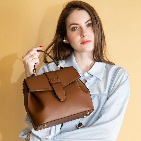 t[VsNCgu[oIĂfC[obOU[̃JWAVbNȕ̓X}[gȒȂ̒ʋ΂AJWAɃbNXxR[fɂ܂ō킹₷ACeBB5TCYȉ̃~jobOœg₷A莝₷ƂTCYɂ܂BO\ȃV_[Xgbvt2WAYdlŁAו̏ȂʋΎ̓nhLC߂ɁB̂܂܋A̓V_[Ŏ茳󂯂ĐgyɁBVvƃxgfUC킳A▭Ȏg̗ǂ͂̃xgtbv炱gh}J[oG[VX^CI΂VѐSƂĂFy߂̂ŁAV[YItłgACełBJ[̃U[obOȂ̂ŁAgh̒WFR[fɂ҂ǂȃX^Cɂ킹₷gQłIł͕KiƑ傫ȃgxobOƕĎƂɂIXXłB΂߂łė肪󂭂̂ŗlXȃV[Ɋ􂵂Ă܂BVF͈AĔ̖łɓȂHIE2WAYdl(|E莝)EO\ȃV_[XgbvtE|Pbg:I[v2At@Xi[1ߋ̔Ă݋gpĂo[WɂăobOJۂ͍݋㕔Ɖ܂ŉłKv܂Biݔ̔̏íAׂĐVdl̂Ђ˂ɕύXĂ܂BjPUU[Ƃͥ_炩ƂG肪ŁA{vɋ߂ڂƎ̍/vłB{vî悤ȓʂȂ͕Kv܂BϐɗDĂ邱ƂłAJȂǂ̐Ă̓̊ȂǂŉĂ܂ۂɂ́A炩zŐ@ĂȂǊȒPȃeiXsĂƂ蒷邱Ƃ\łBAR[Ȃǂ܂܂n܂͗򉻂𑁂߂邱ƂɌq܂̂łӂB#mg[ #[h#WFq #VvXgVƎwystyiroz̖킭킭ʂĂ܂B "styiro"Ƃ́AtXŉMӖystylozƍʁyiroz킹sʁiFjMẗӂ̑B w̃R[fBl[gɂAFM̔JƂ̂킭킭悤ȋCxƂӖ߂Ă܂B̒ɏ̌Ə炵AʂACeāBႤobOAႤANZT[AႤwAAW ̃X^CmV[Cɍ킹vf肰Ȃ邻ȑl̏̂߂̃uhłB摜̏i̓TvłBۂ̏iƐFAdlAHATCYAfޓ኱قȂꍇ܂Bi摜́A̓p\RȂǂ̉{ɂAۂ̐FƈقȂČꍇ܂B\߂BipׂɁAAeV^OEl[KmF̏AGiJAȂǁjɂgpFFڂ̌ƂȂꍇ܂̂ŁA戵ɂ͏[ӂBAR[≖fnȂǂ̏ŁEۉtiɕtƁAFϐFEV~ꍇ򉻂𑁂߂錴ɂȂ܂̂łӂB[^:011-2531]