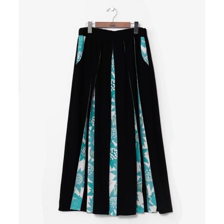 [^ԁF7CQ-2110-2024]тɏt̉ԁX`|i͂jXJ[gBsсiǂ΂܁j`[tɂfUCŁAтɌԕiȈۂłBa̎؂₩ȃXJ[głB