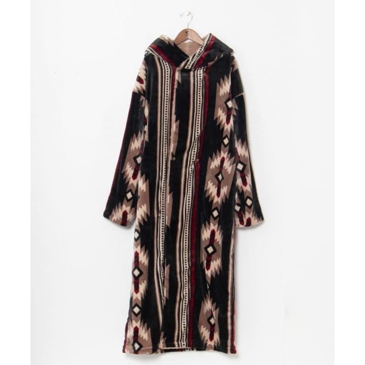 [}C]y`CnlzNOMADYuPbg/`CnliCAYHANEj ubN