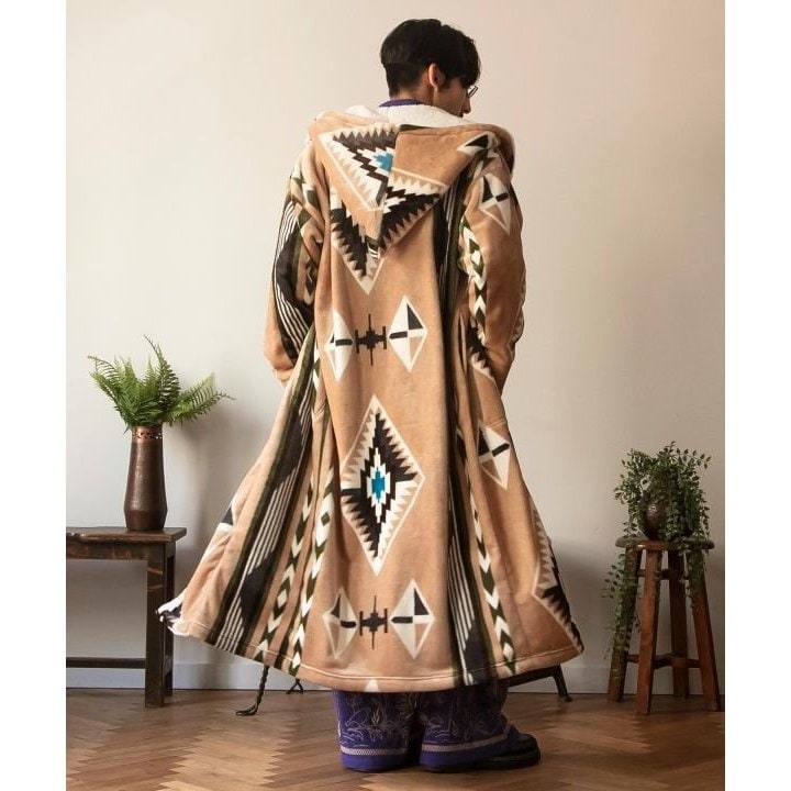 [}C]y`CnlzNOMADYuPbg/`CnliCAYHANEj Thx[W