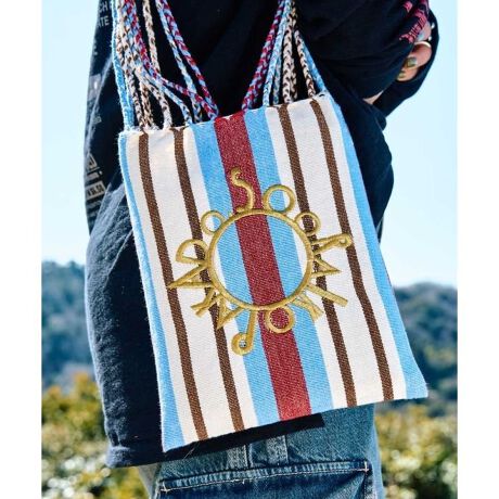 [^ԁFISYP5204-2025]Ch̐D萶ngnbÑV_[obNB̎hイCATCH THE SUÑqfBASOORAJ KO PAKADOƏĂ܂Bžӂ񂾂ɗтChȂł͂̕Ɏ荞߂ACełB