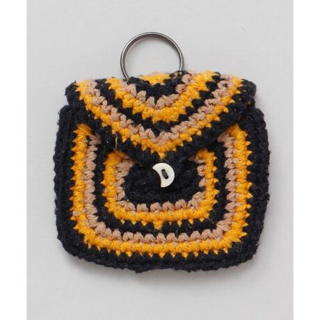 [^ԁFNWWP5209-2025]ChAlp[̗ŏoԔt[}[PbgC[WAlp[̎҂݃~j|[`BAirPods(̑Aꕔ̃CXCz)pTCYBɓꂽԂŏ[dł悤ɌJĂ܂B^̃{^ڂ䂫܂BOtȂ̂ŃJriȂǂɒʂāAobOX}zXgbvɕtĎɃJX^y݂B