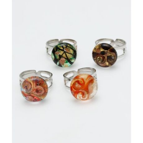 [^ԁFLERZ5701-2025]C^ÃFlcBAA[mɂuCORTE MURRINA(Re[i)v͂xl`AOX̃OBGɐF荇KXA茳ɐ[݂^܂BJɍꂽnhCh̃ÓAEl̋ZiłB