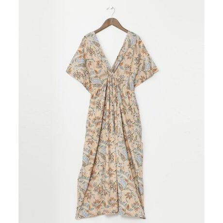 [^ԁFISA-5202-2025]FƂɈقȂubNvg|Cg̔̃ChȂgs[XB蒅TCYŗnTCh|PbgtB肪B鑳̌`Ȃ̂ŃXbL鎖o܂B