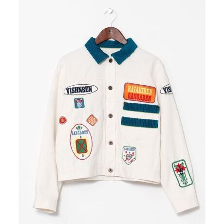 [^ԁFILL-5302-2025]ChAWX^ƃOW[g̏B̖AKVA̖ߑCXpCA󂯂JtWPbgBfjWPbg̃VGbgA|CgɔzuR[fCnfUC|CgBKVA̖ߑɎhJĂ郂`[t𒅑zɁAƖ▼OAu[hC[Wby̎hイU΂߂܂BJWAX^Cɍ킹₷A邾ŃR[fBl[g܂_B