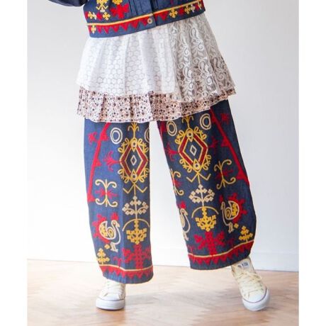 [^ԁFILL-5311-2025]ChAOW[g̃Jb`n̓`IȎhイ`[t㕗ɃAWB_ɎhイzuABe[Wo[VGbg̃pcBVcƍ킹ZbgAbvR[fBl[g߂łBhイZ@ɂ̓Ch̃Ahイ̗pB̃R[fBl[gɃvX邾ŕ͋CAbvACełB