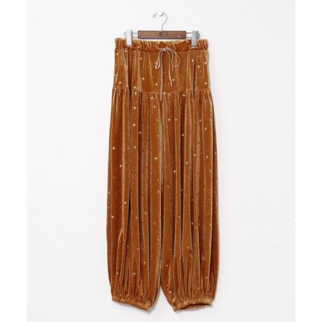 [^ԁFCAS-5306-2025]LLƂۓIȃxApcB[݂̂J[Cibv́AÂȂ肪ȃR[f̃ANZgɁBƂ̂VGbgŒSnQBҏオ[AG܂łƂbNXX^CɌȂꖇłB