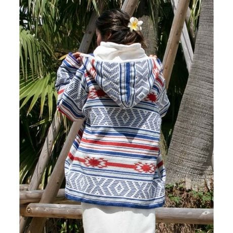 [^ԁF49T-5307-2025]_炩݂̂jbgAE^[BnC̊C邳₩ȃJ[̃IeKB̈ꖇŃR[fBl[g܂܂BՂƋC܂񂾃[fނŒSn͌ygAE^[łB