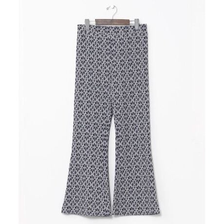 [^ԁFCCP-5303-2025]LkfނŗSnQ̖\pcBu[cJbgVGbgʂ𔭊AC[hX^Cɂsb^̈ꖇBCh̃t[}[PbgC[WƁAjAX̂J[̉ԕ܂B