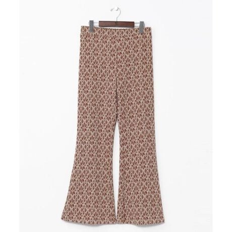 [^ԁFCCP-5303-2025]LkfނŗSnQ̖\pcBu[cJbgVGbgʂ𔭊AC[hX^Cɂsb^̈ꖇBCh̃t[}[PbgC[WƁAjAX̂J[̉ԕ܂B